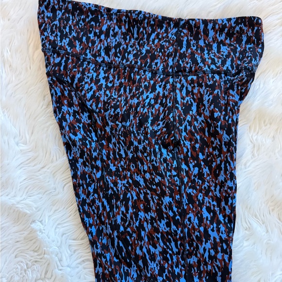 Lululemon Fast and Free High-Rise Tight 25” Size 8 - Picture 4 of 9